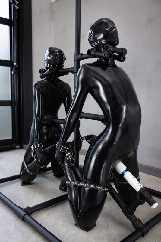 A sexy photograph of Cam Damage, Vespa & Lucas Ayres in black latex. Tagged with: vibrator & device bondage. Posted October 2022.