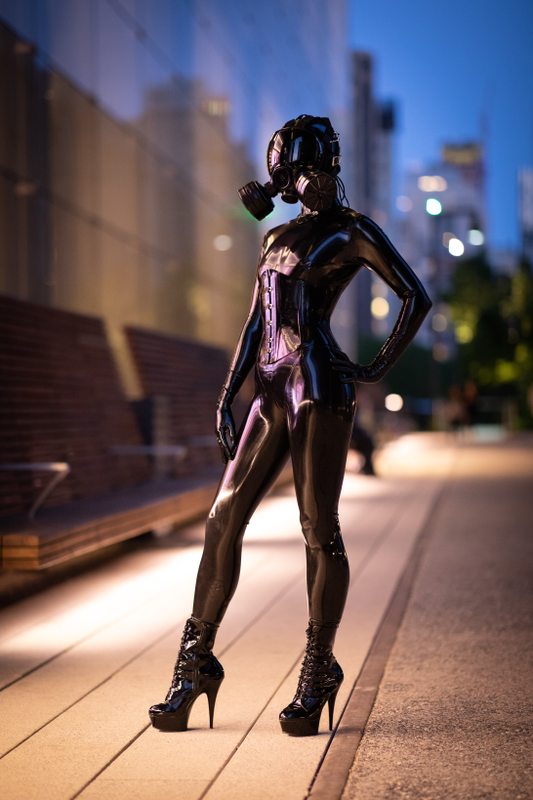 A sexy photograph of Vespa, in black latex. Tagged with: in public & gasmask. Posted November 2019.