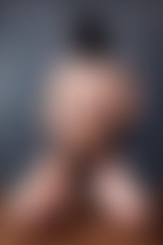 A sexy photograph of Aphrobitey showing bare skin. Posted February 2022.