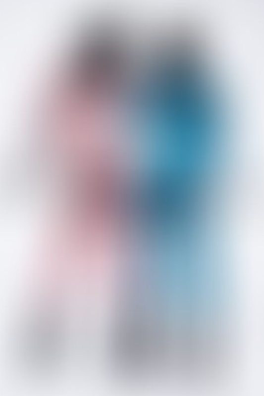 A sexy photograph of Vespa &amp; Cam Damage in transparent &amp; blue latex. Tagged with: gasmask. Posted September 2018.