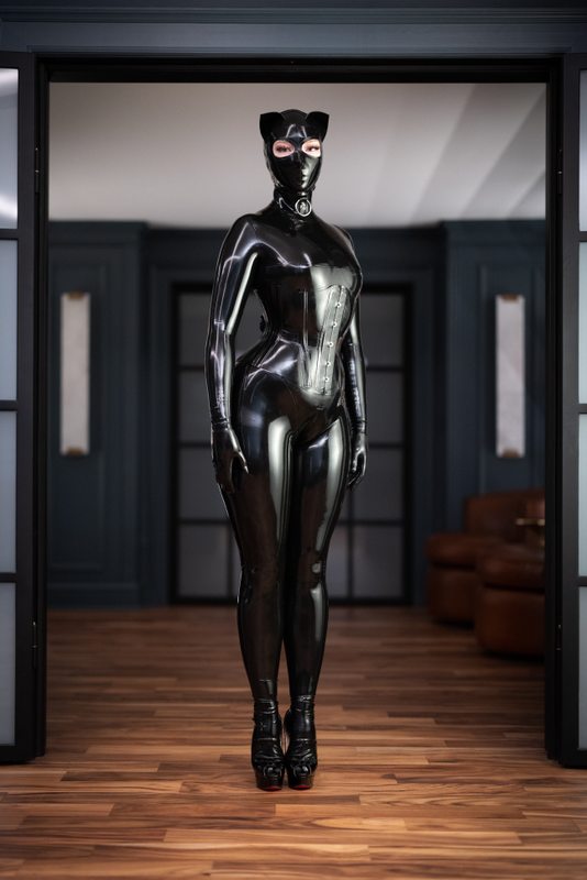 A sexy photograph of Alice in black latex. Tagged with: kitten. Posted February 2022.