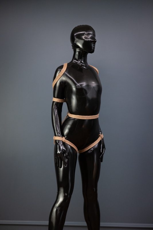 A sexy photograph of Vespa & Tie Rope Take Photo in black latex. Tagged with: rope / shibari. Posted February 2022.