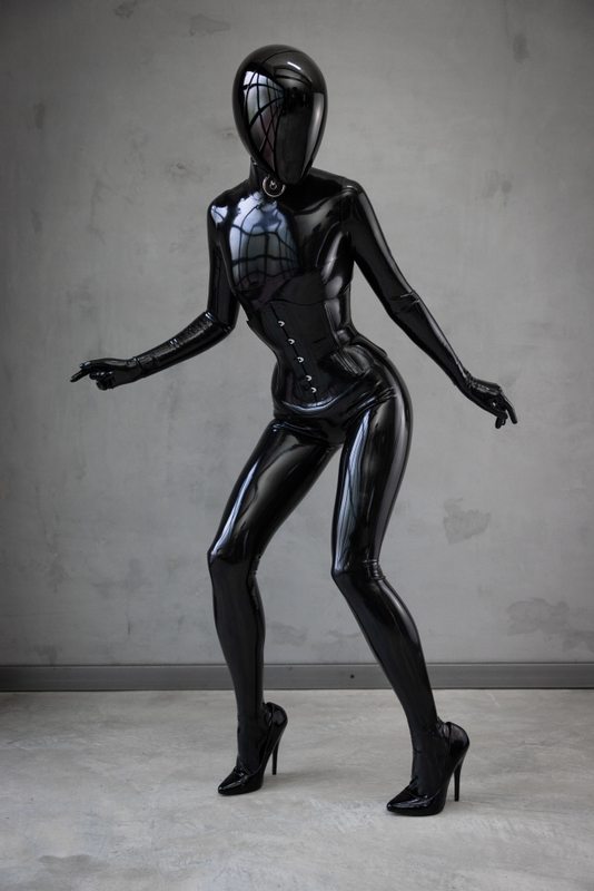 A sexy photograph of Vespa in black latex. Posted October 2022.