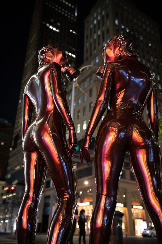 A sexy photograph of Vespa & Cam Damage in black latex. Tagged with: in public & gasmask. Posted June 2019.