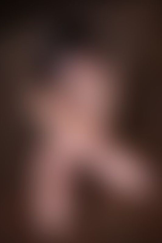 A sexy photograph of Minx showing bare skin. Posted November 2025.