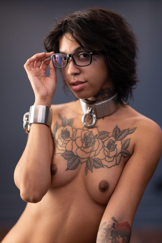 A sexy photograph of Ravyn Alexa, showing bare skin. Posted September 2021.