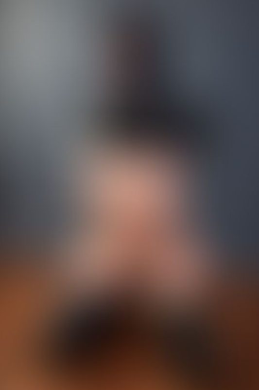 A sexy photograph of Riah showing bare skin. Tagged with: tattoos. Posted February 2022.