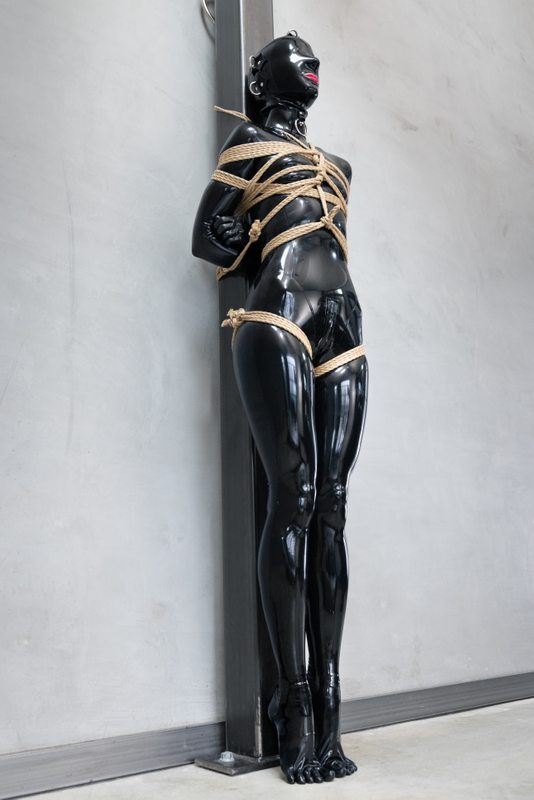 A sexy photograph of Vespa in black latex. Tagged with: rope / shibari. Posted May 2024.