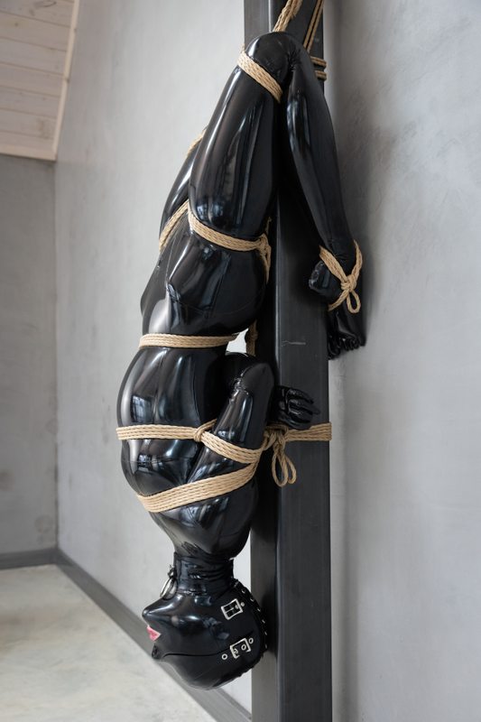 A sexy photograph of Vespa in black latex. Tagged with: rope / shibari. Posted May 2024.