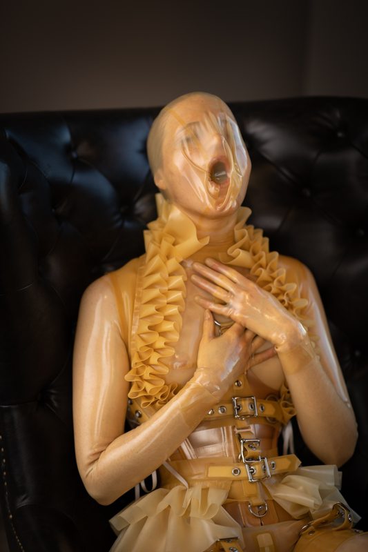 A sexy photograph of Mbot, in transparent latex. Tagged with: breathplay. Posted December 2020.
