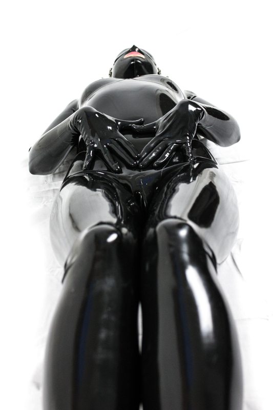 A sexy photograph of Vespa, in black latex. Posted December 2014.