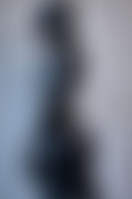 A sexy photograph of Ravyn Alexa in black latex. Tagged with: gasmask. Posted December 2021.