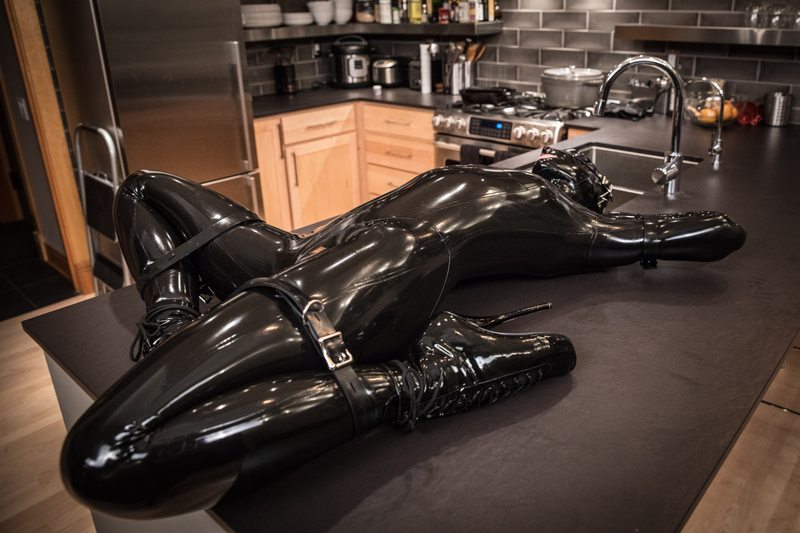 A sexy photograph of Vespa in black latex. Posted January 2017.