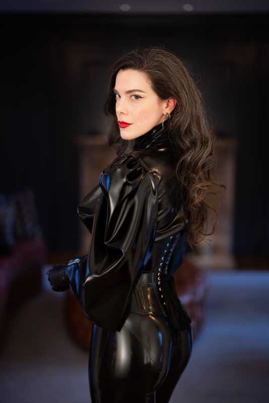 A sexy photograph of Vauntastic in black latex. Posted February 2022.