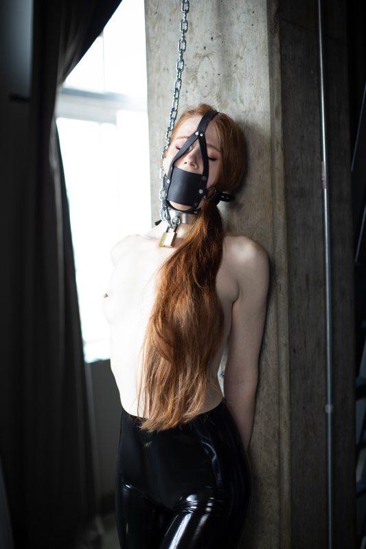 A sexy photograph of Mbot showing bare skin. Tagged with: muzzle & gagged. Posted October 2019.