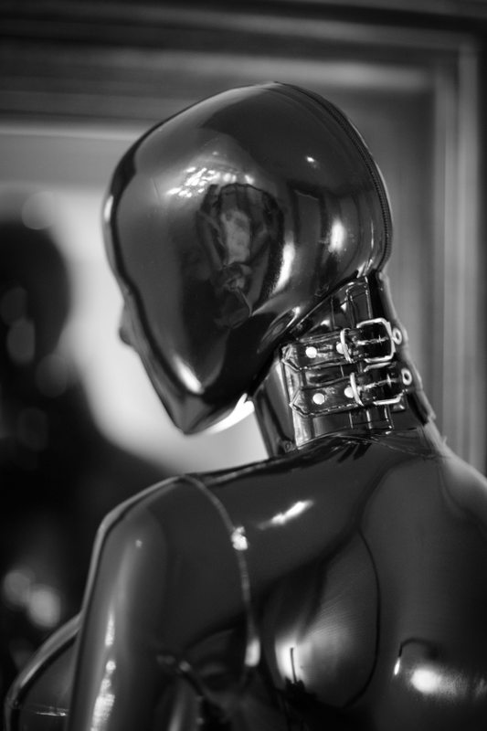 A sexy photograph of Vespa in black latex. Posted December 2016.