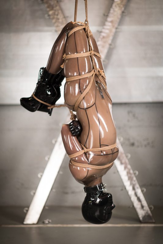A photo album of Vespa in transparent latex. Tagged with: breath play, chains & rope. Posted January 2018.