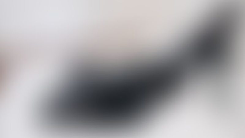 A sexy video of Vespa &amp; Chuck in black latex. Tagged with: breath play / choking, kissing &amp; feet. Posted September 2024.