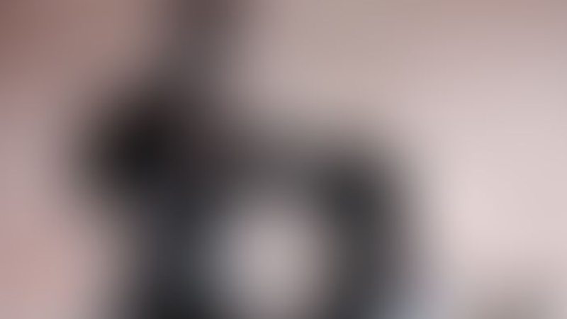 A sexy video of Awlivv &amp; Kiss Me Deadly Doll in black latex. Tagged with: rope / shibari &amp; fucking machine. Posted June 2025.