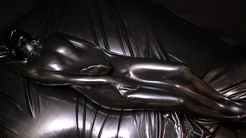 A sexy video of Nico in black latex. Tagged with: orgasm, bondage, masturbation & vacuum bondage. Posted November 2018.